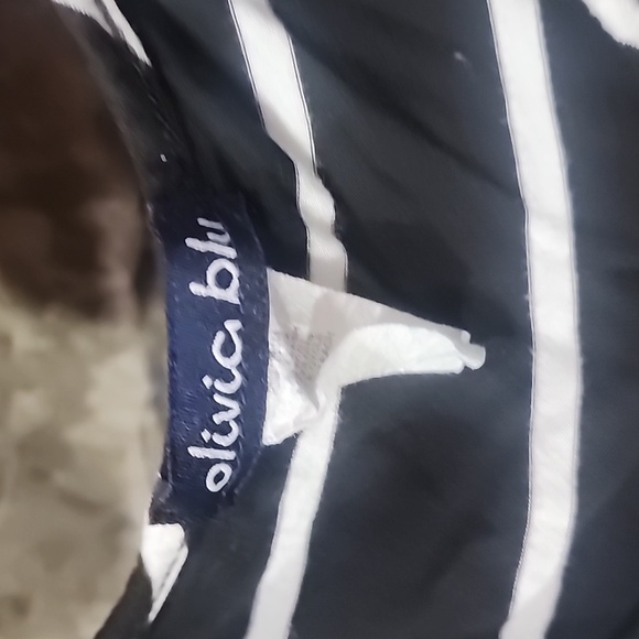 Olivia Blu Stripe Soft Tee sz 1X see measurements - Picture 2 of 6